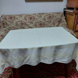 Скатерть на стол, полулен, 167х176см. Имеются утраты по ткани. СССР.